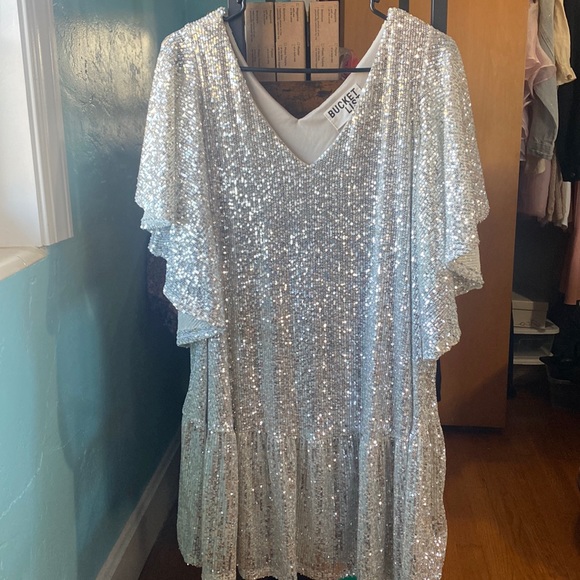 BUCKETLIST Dresses & Skirts - Silver Sparkly Dress - Bucket List Size M